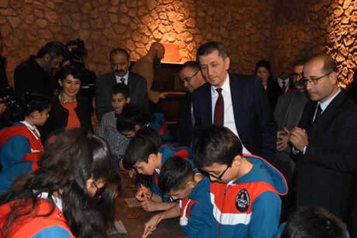Milli Eğitim Bakanı Ziya Selçuk, İzmir\'de
