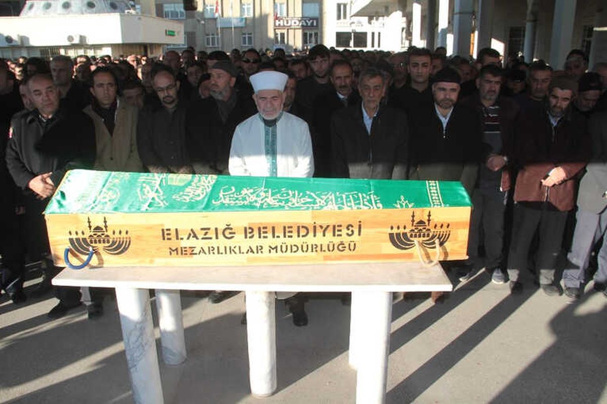 Öldürülen Doktor Son Yolculuğuna Uğurlandı