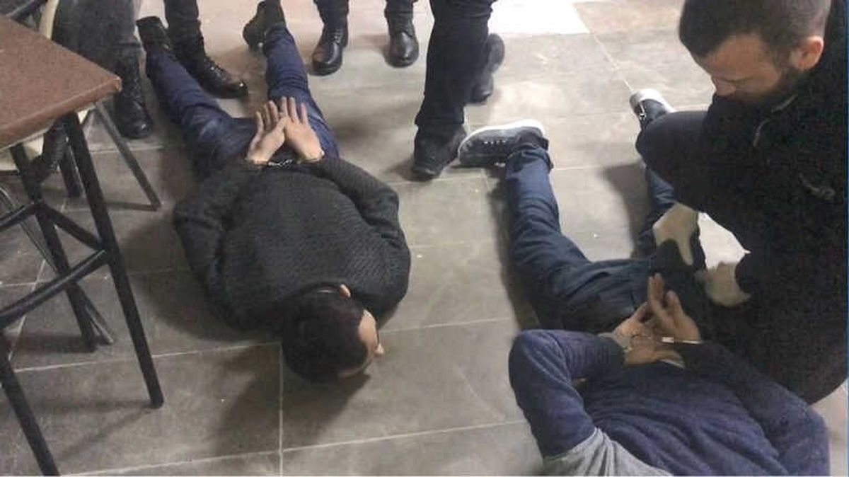 Kıraathaneye Uyuşturucu Baskını