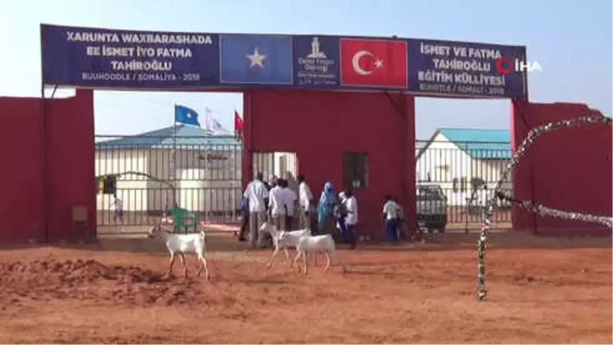 Somalili 9 Çocuk Annesinin Eğitim Aşkı- Kıtlık Yüzünden Çocuklarıyla Göç Eden 45 Yaşındaki Anne, 2...