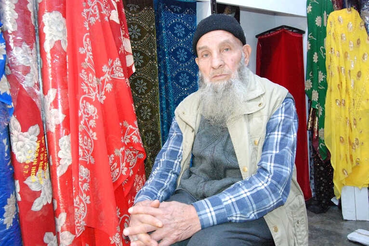 80 Yaşında, 50 Yıldır Kumaş Satıyor