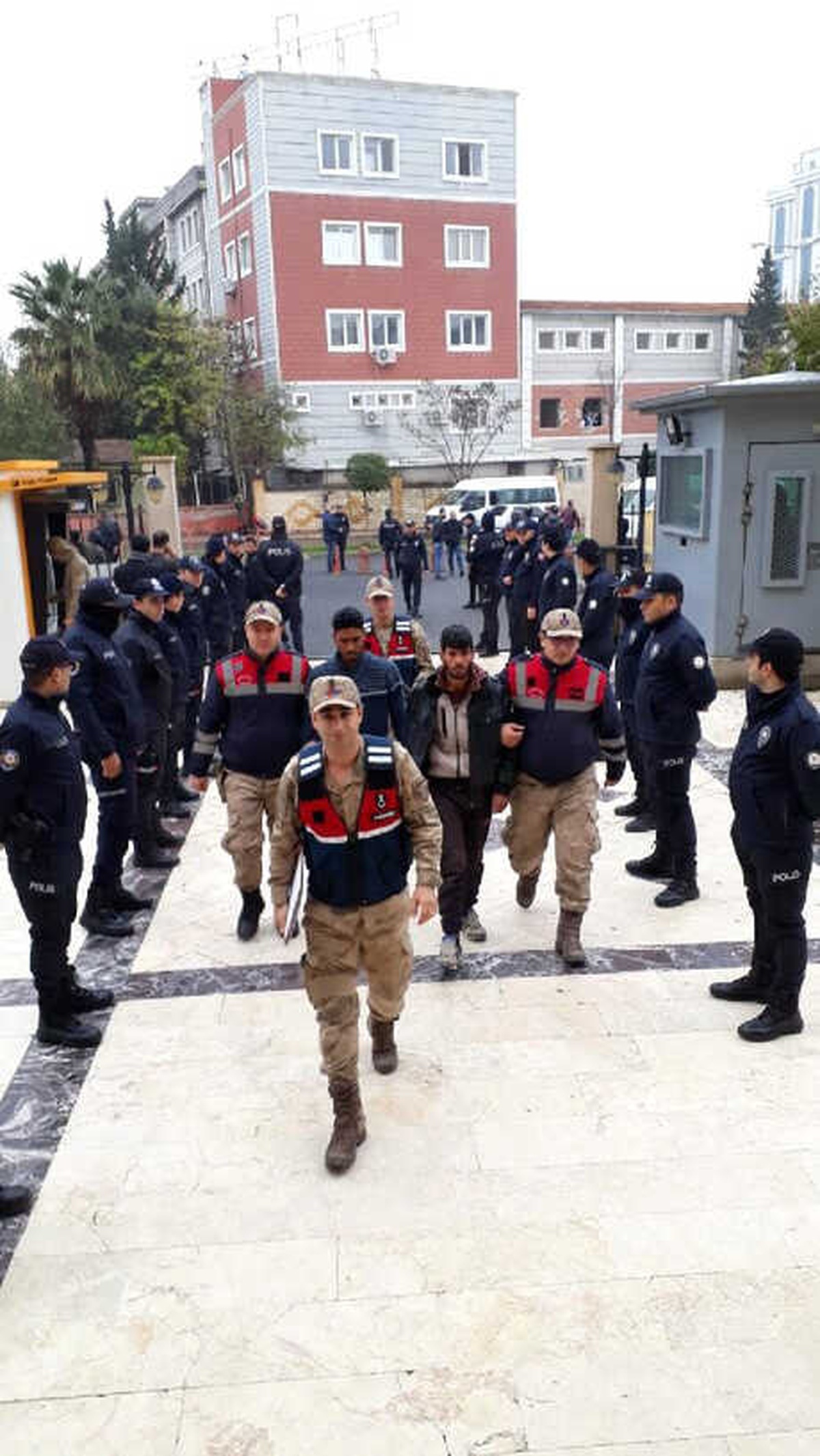 Akçakale\'de Yakalanan 2 Terörist Tutuklandı