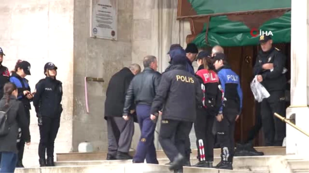 Beşiktaş\'taki Terör Saldırısında Şehit Olan Polisler İçin Fatih Camii\'nde Mevlid-i Şerif Okutuldu