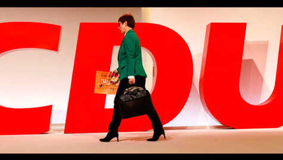 Cdu, Karrenbauer\'e Milletvekili Maaşı mı Bağlayacak?