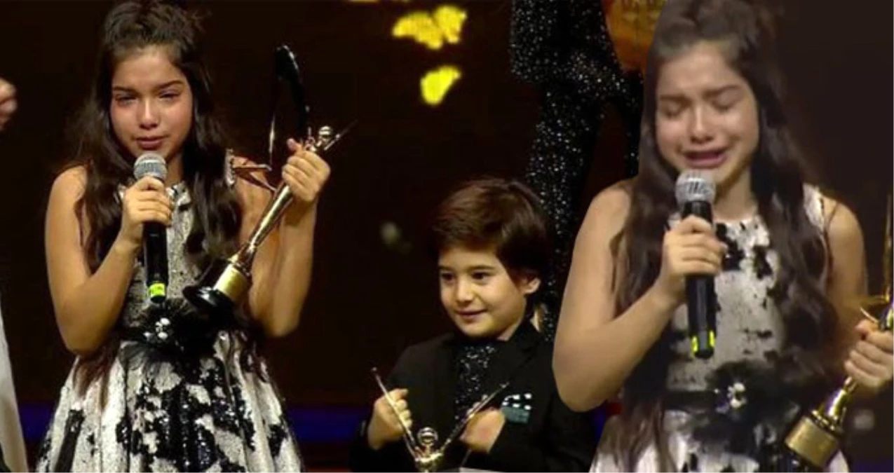 En İyi Çocuk Oyuncu Ödülü\'ne Layık Görülen Kübra Süzgün, Sahnede Gözyaşlarına Boğuldu