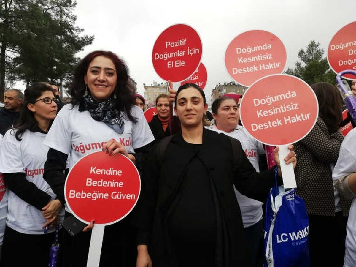 Gebelerden \'Normal Doğum\' Yürüyüşü