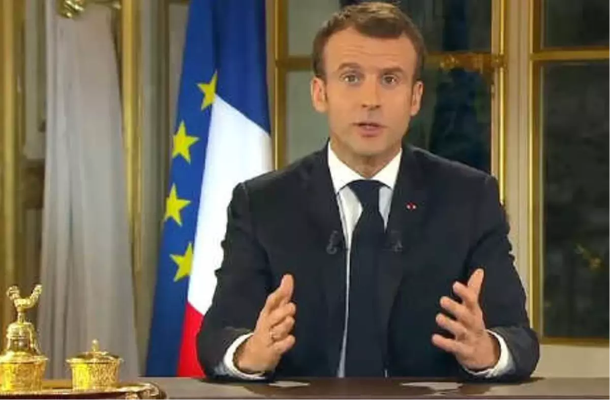 Macron: Ekonomik ve Sosyal Aciliyetlere Güçlü Tedbirlerle Yanıt Vereceğiz