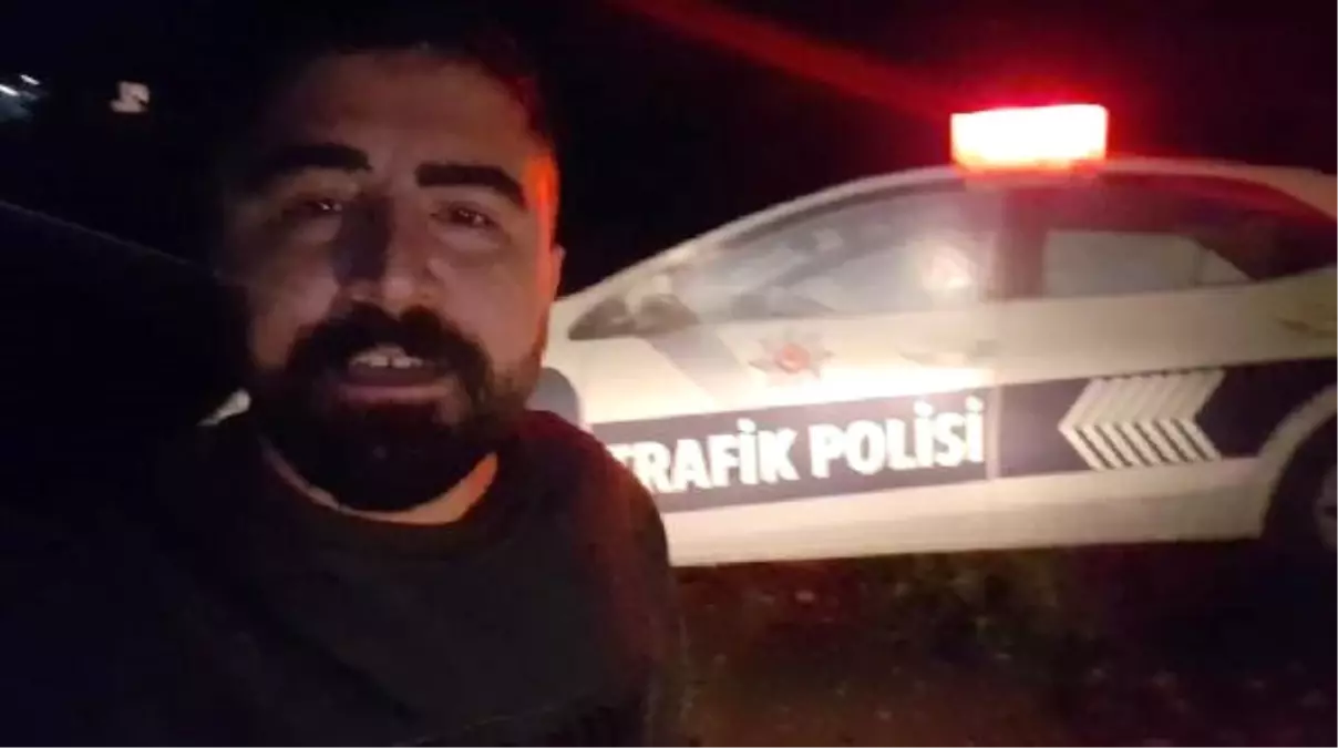 Maket Polis Aracını Gerçek Sanıp, Kamyonetiyle 1 Saat Bekledi