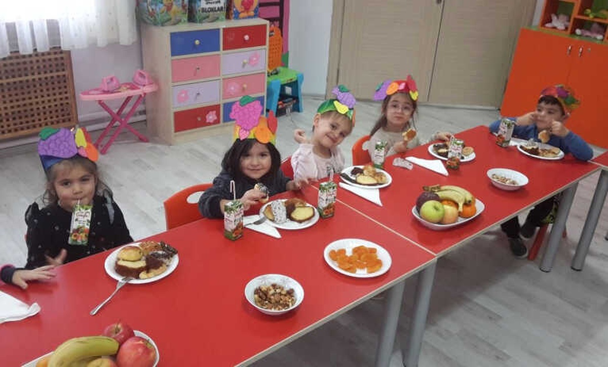 Minikler Yerli Malı Haftası\'nda Tutumluluk Mesajı Verdi