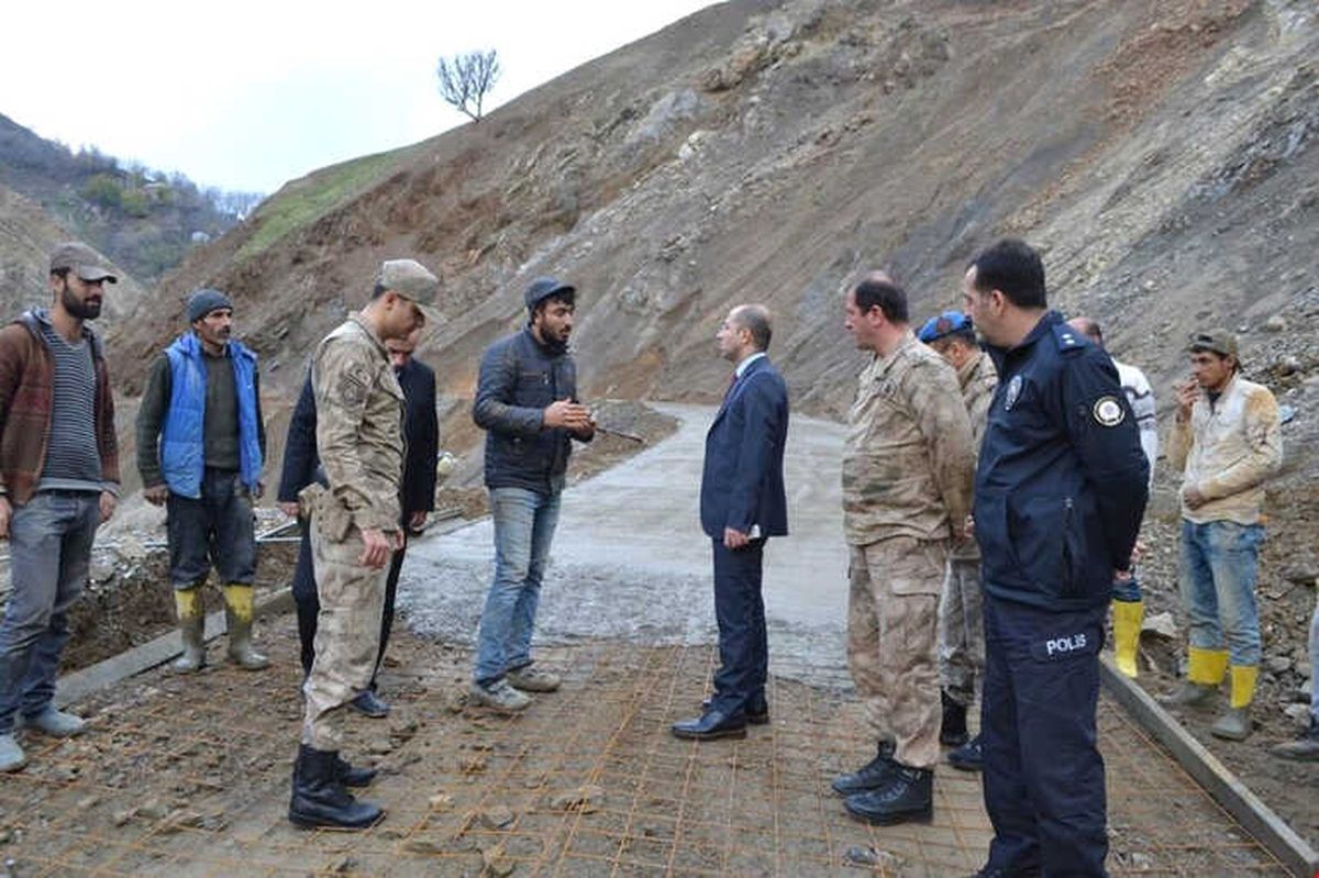 Sason\'da Betonarme Yol Çalışmaları Devam Ediyor