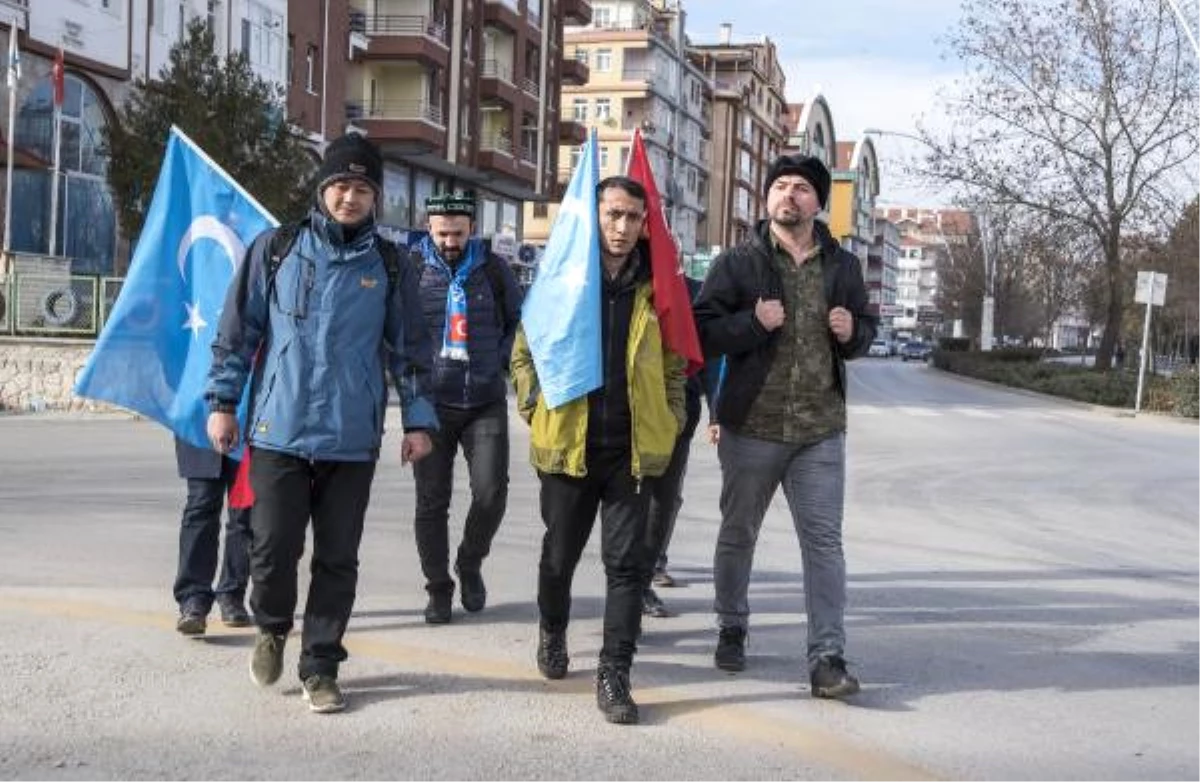 Uygur Türkleri\'ne Zulmü Protesto İçin Yürüyorlar