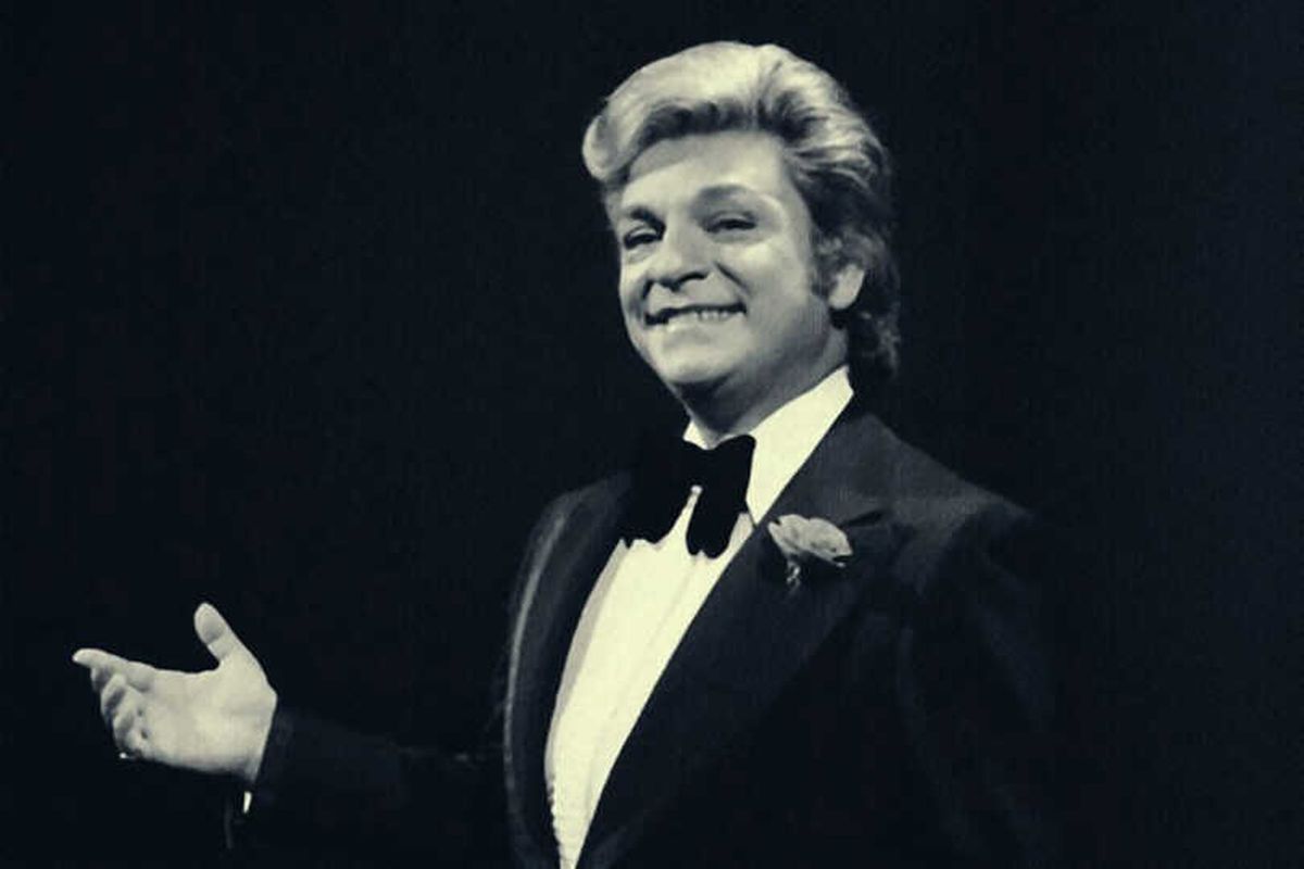 Zeki Müren Efeler\'de Anılacak