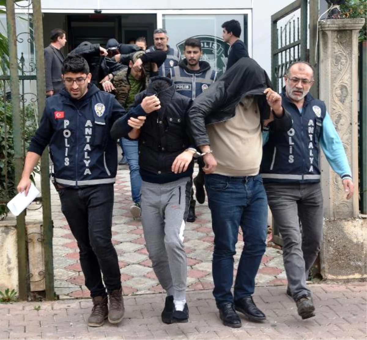 Antalya\'da \'Swinger\' Operasyonu: 6 Gözaltı