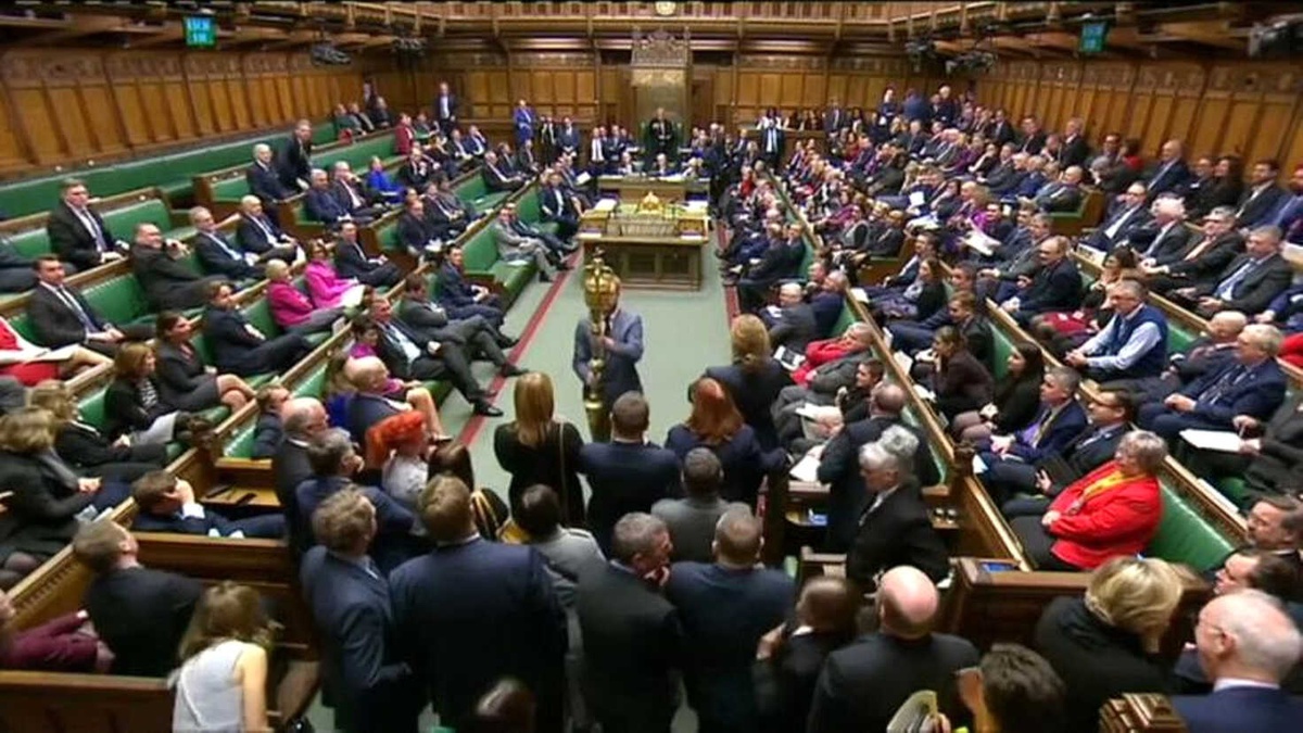 Avam Kamarası\'nda Brexit Tartışması: Kraliçenin Asası Yerinden Alındı