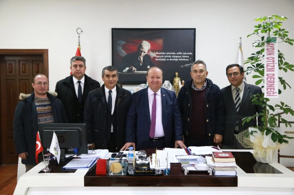 Aydın Otizm Derneği\'nden Başkan Özakcan\'a Ziyaret