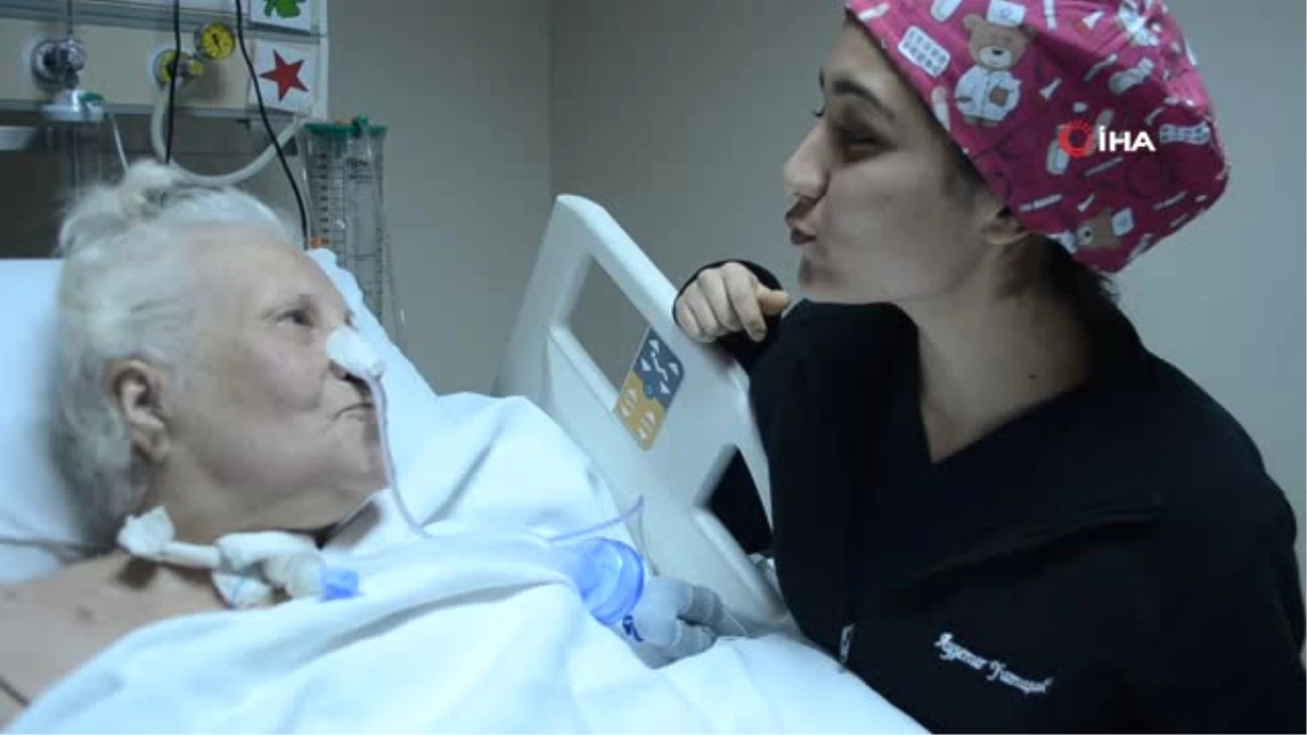 Aylarca Yoğun Bakımda Kaldı, 4 Kez Kalbi Durdu... 82 Yaşındaki Ümit Teyzeye Hayat Öpücüğü