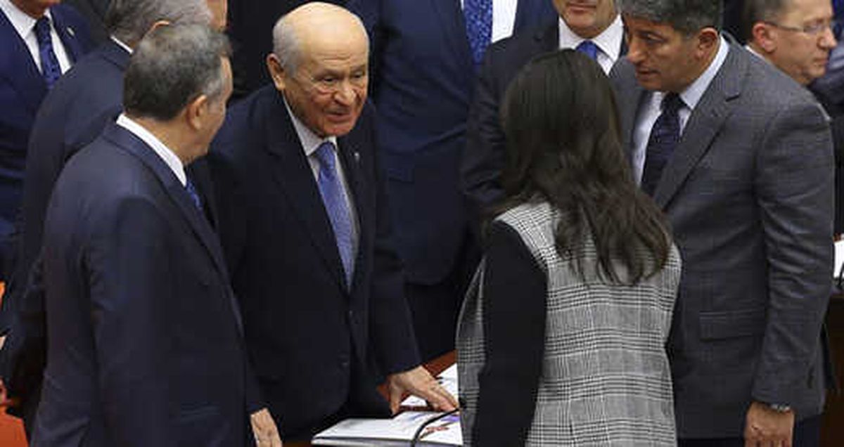 Bahçeli ve Pervin Buldan'ın Sohbeti TBMM'deki Genel Kurula Damga Vurdu