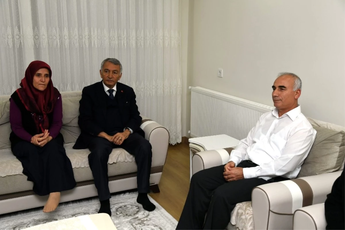 Başkan Günaydın\'dan Şehit Öcal\'ın Ailesine Ziyaret