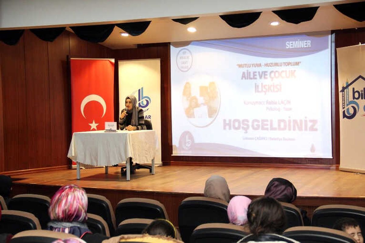 Bugünkü Gençliğin Asi Olmasının Altında Sevgisizlik Yatıyor"