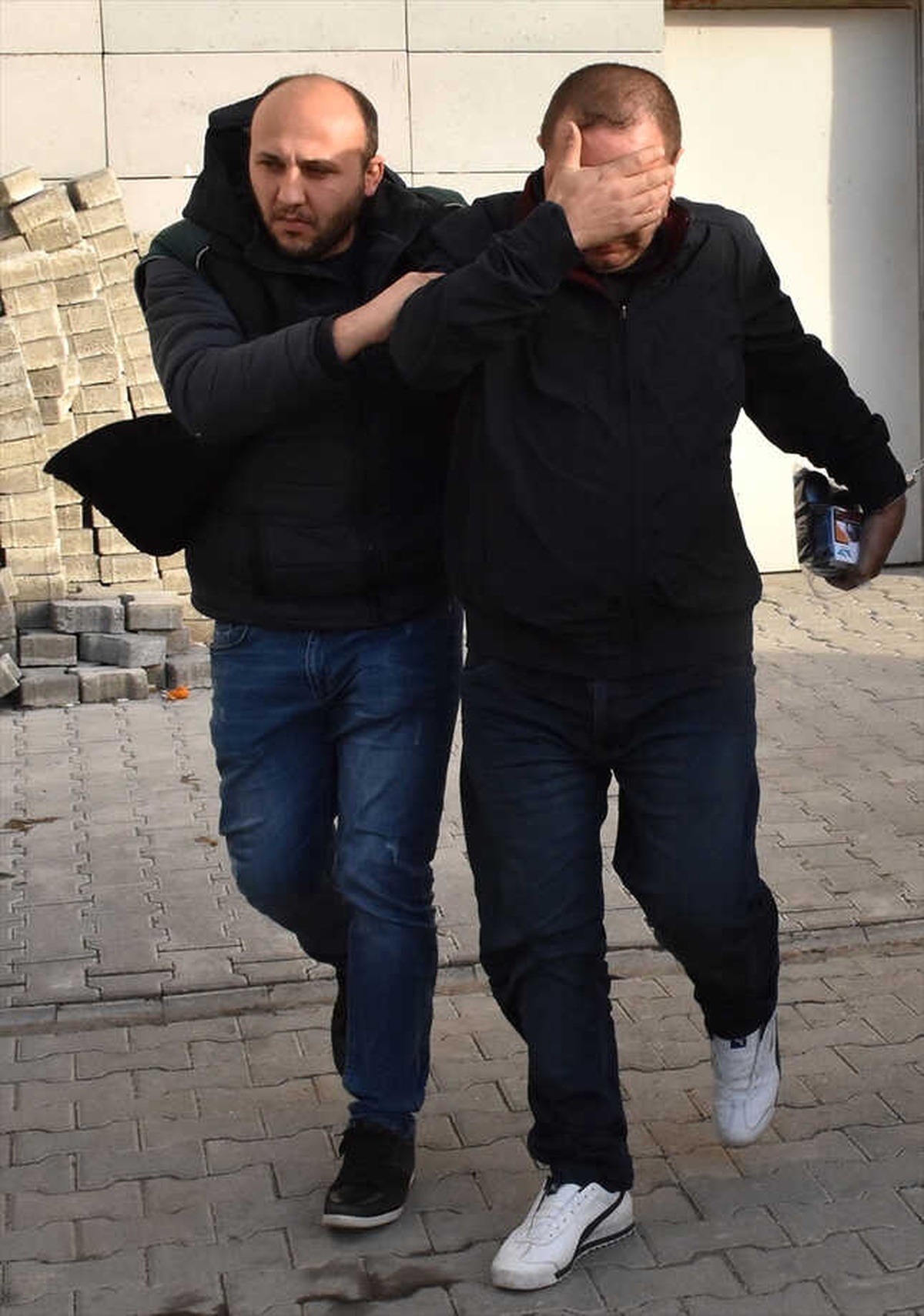 Cezaevinden Çıktı Uyuşturucuyla Yakalandı