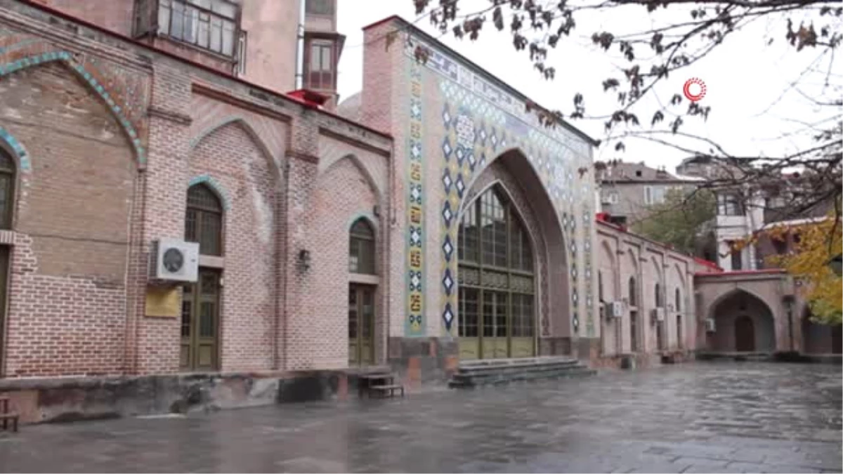 Ermenistan\'ın Tek Camii Gök Cami 250 Yıldır Görkemini Koruyor
