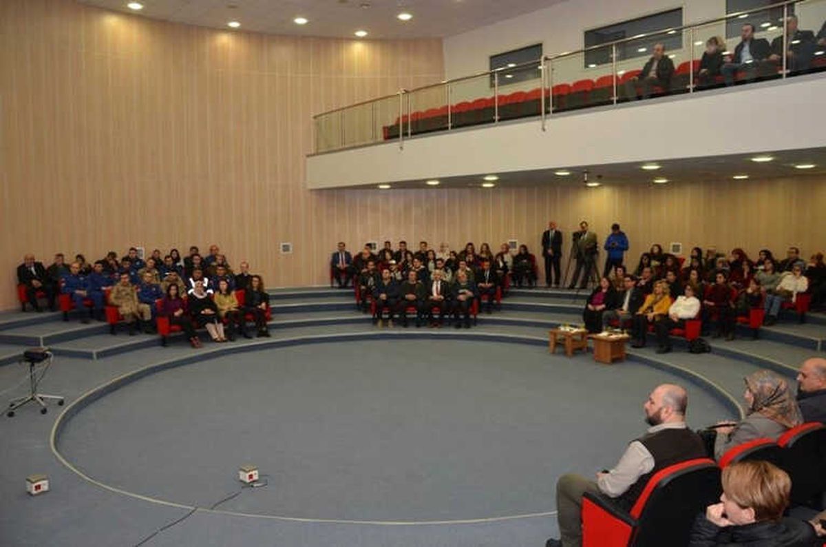 İnsan Hakları Kurulundan Konferans