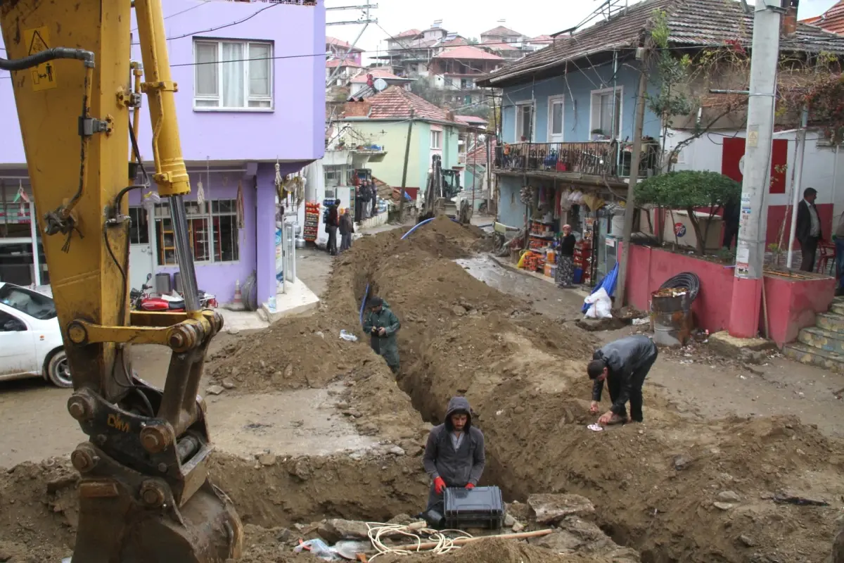 Karacaali\'de 10 km\'lik İçme Suyu Çalışması Başladı