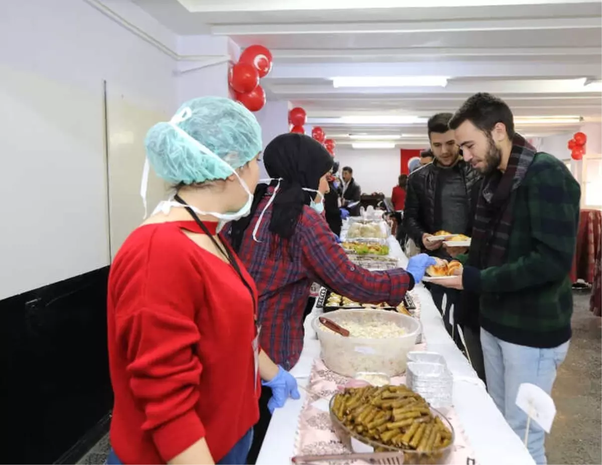 Kayseri Üniversitesi Meslek Yüksekokulunda Kermes Düzenlendi