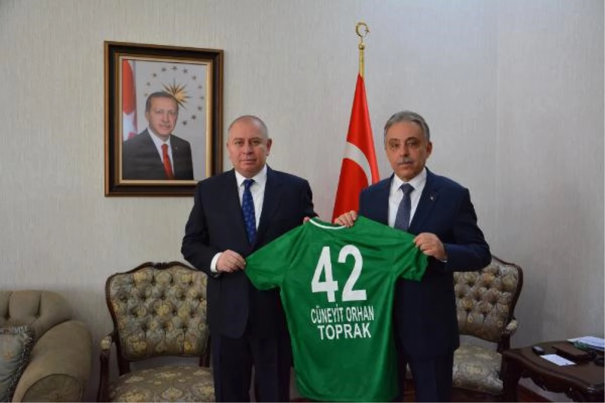 Konyaspor Başkanı Kulluk: "Kocaman ile Başarılı Günlerimize Döneceğiz"