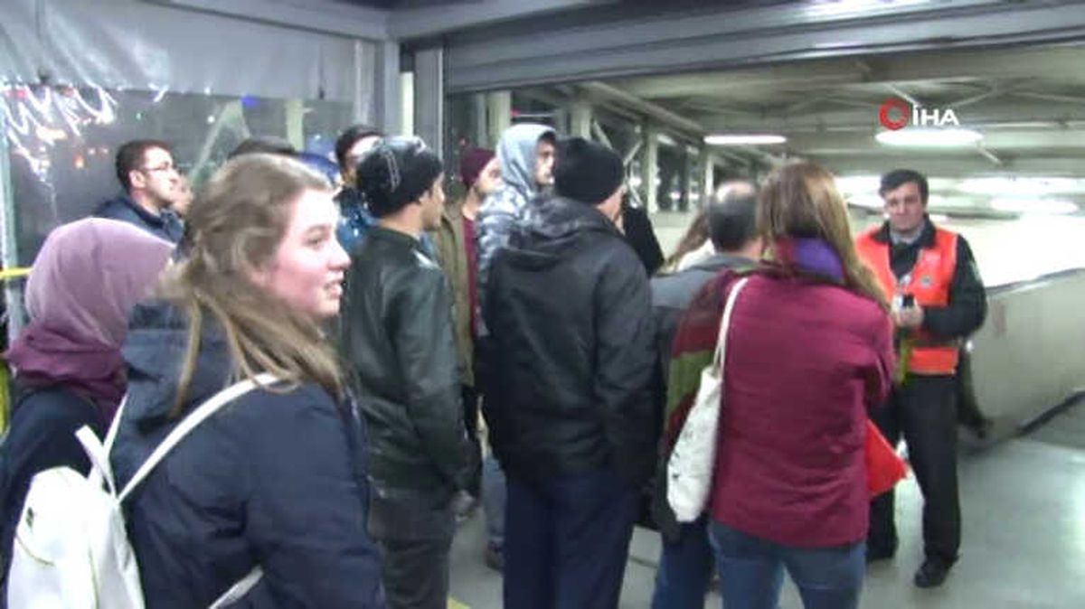 Marmaray\'da Seferler Durdu
