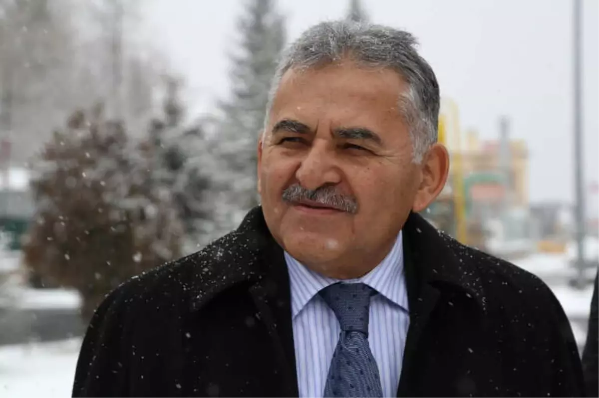 Melikgazi\'de Kar Temizleme Ekipleri 24 Saat Göreve Hazır