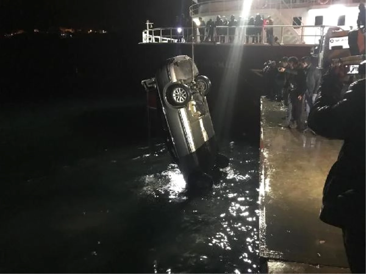 Otomobil Denize Düştü, 2 Kişiyi Balıkçılar Kurtardı
