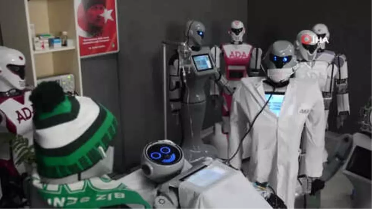 Sahneden Düşerek Parçalanan Robot \'Mini Ada\' Onarıldı