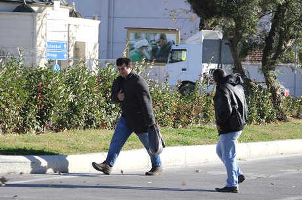 Samsun\'da Fırtına: Ağacın Üzerine Devrildiği Anne ve 2 Çocuğu Yaralandı