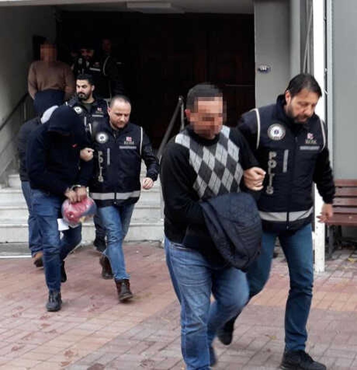 Sirke Fabrikasında 25 Ton Sahte Votka Üreten Şüpheliler Adliyede