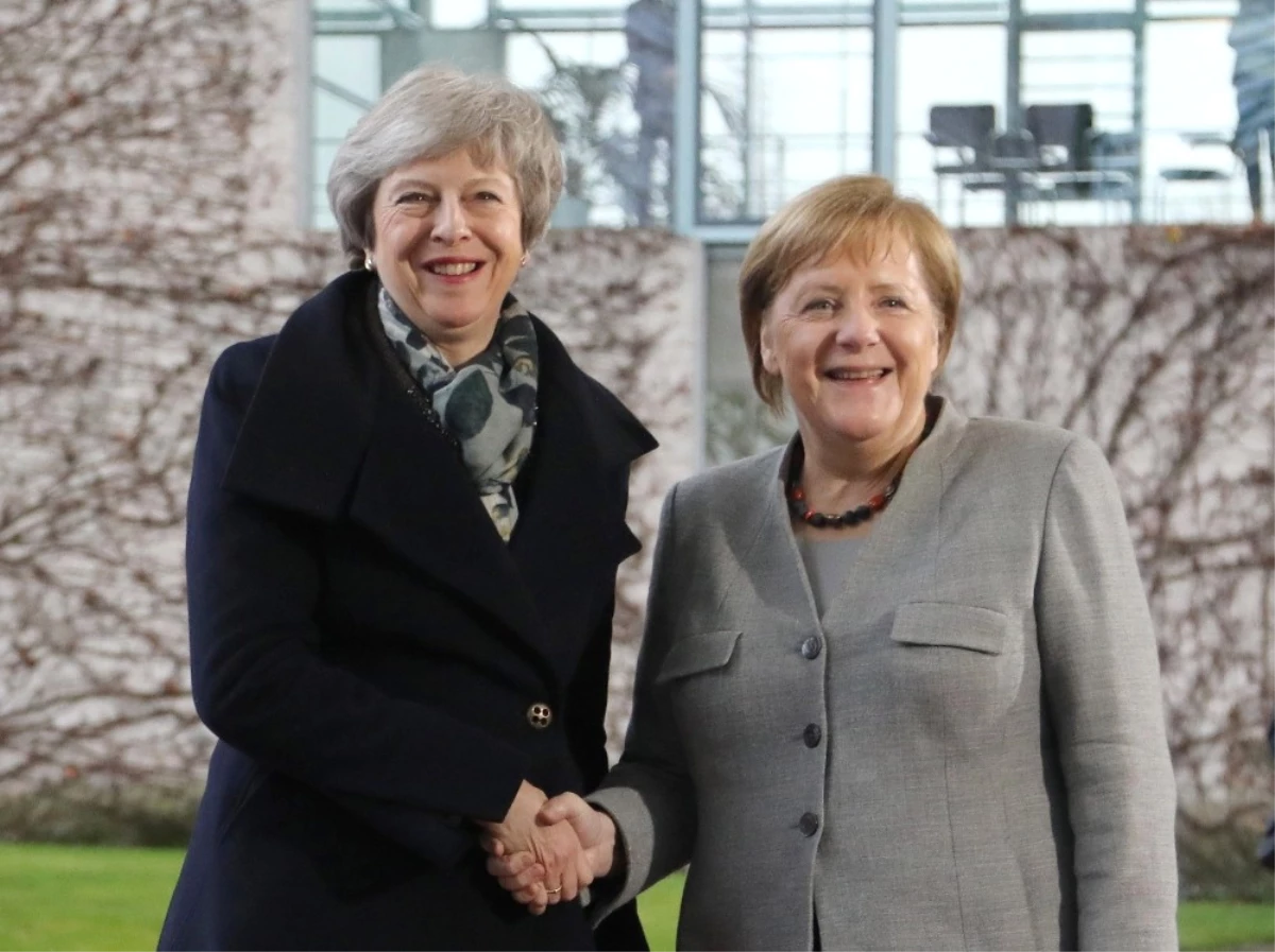 Theresa May, Almanya Başbakanı Merkel\'le Görüştü