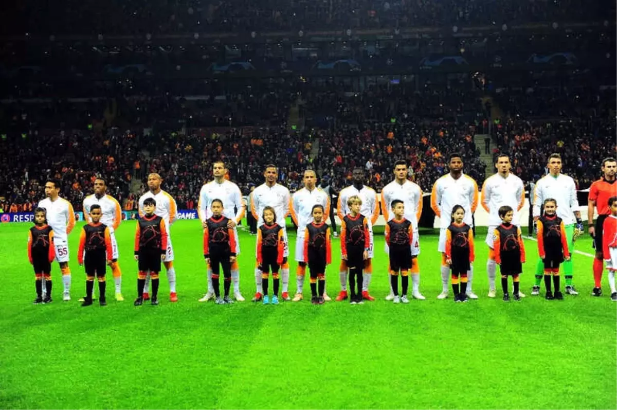 UEFA Şampiyonlar Ligi: Galatasaray: 0 - Porto: 1 (Maç Devam Ediyor)