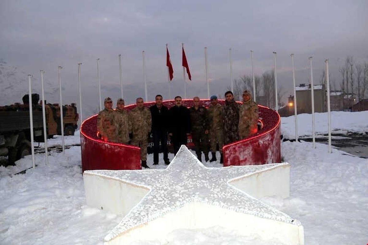 Valin Akbıyık\'tan Jöh Taburuna Ziyaret
