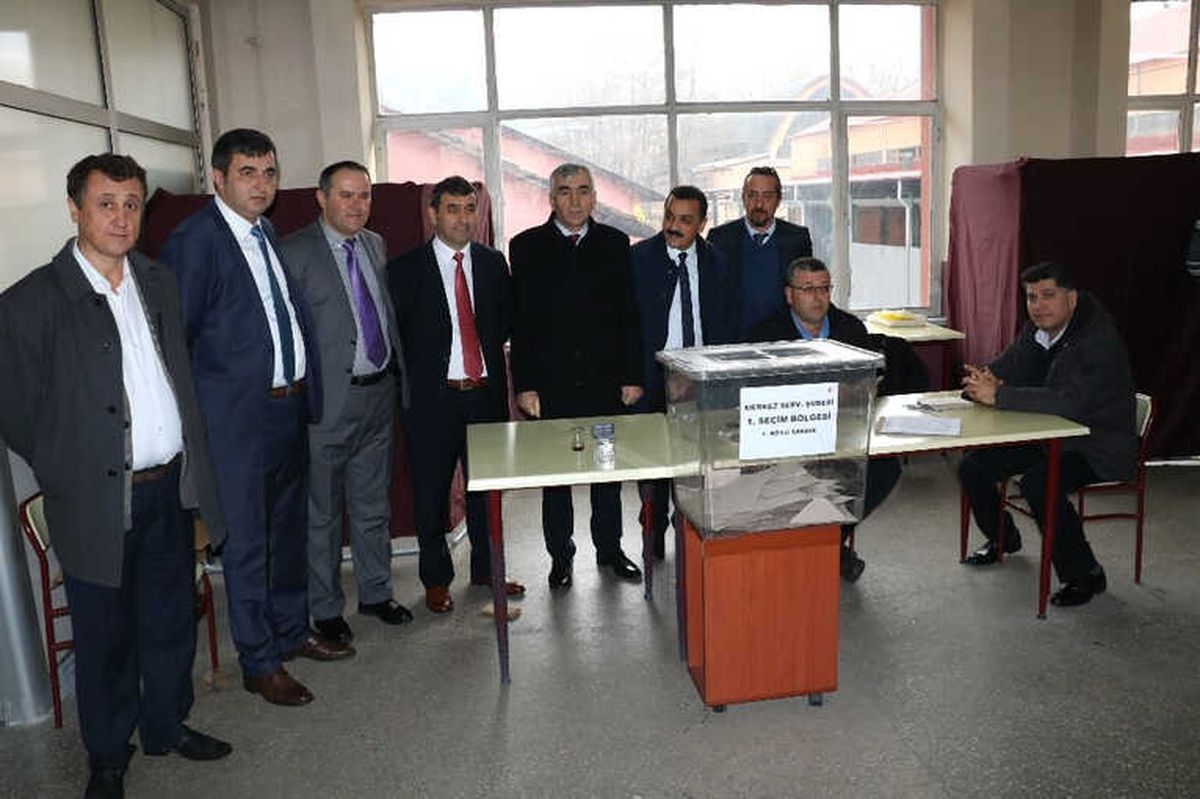 7 Bin 800 Madenci Sandık Başında