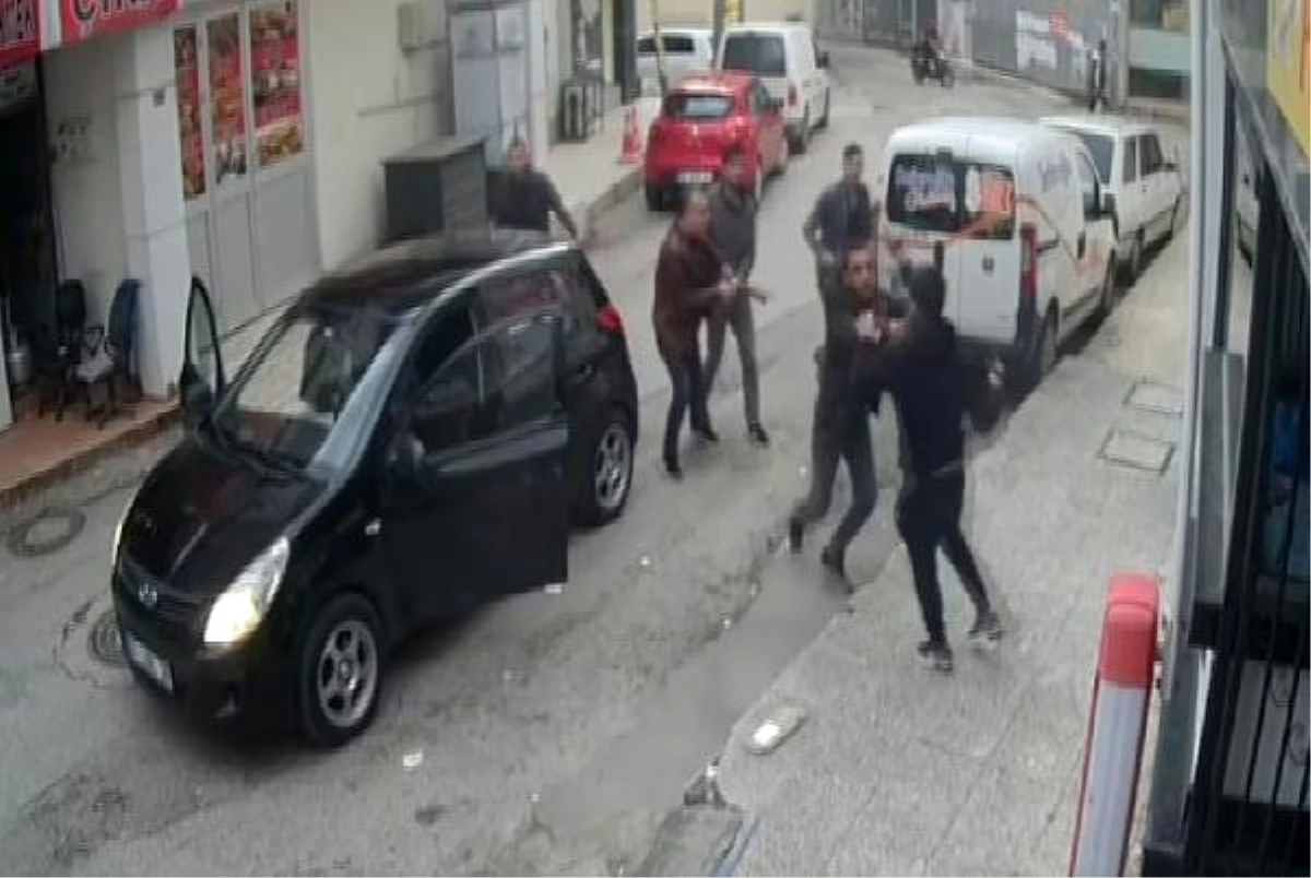 Antalya\'da 2 Kişinin Yaralandığı Kavgaya 9 Gözaltı