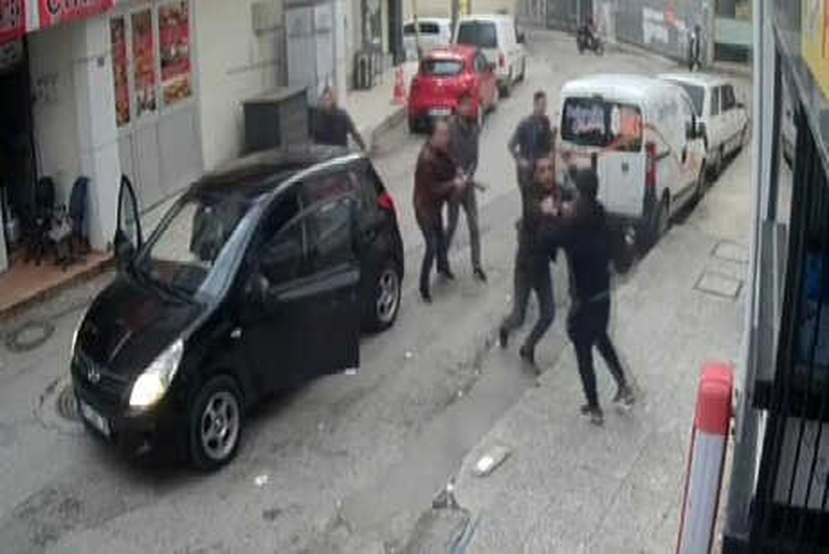 Antalya\'da 2 Kişinin Yaralandığı Kavgaya 9 Gözaltı