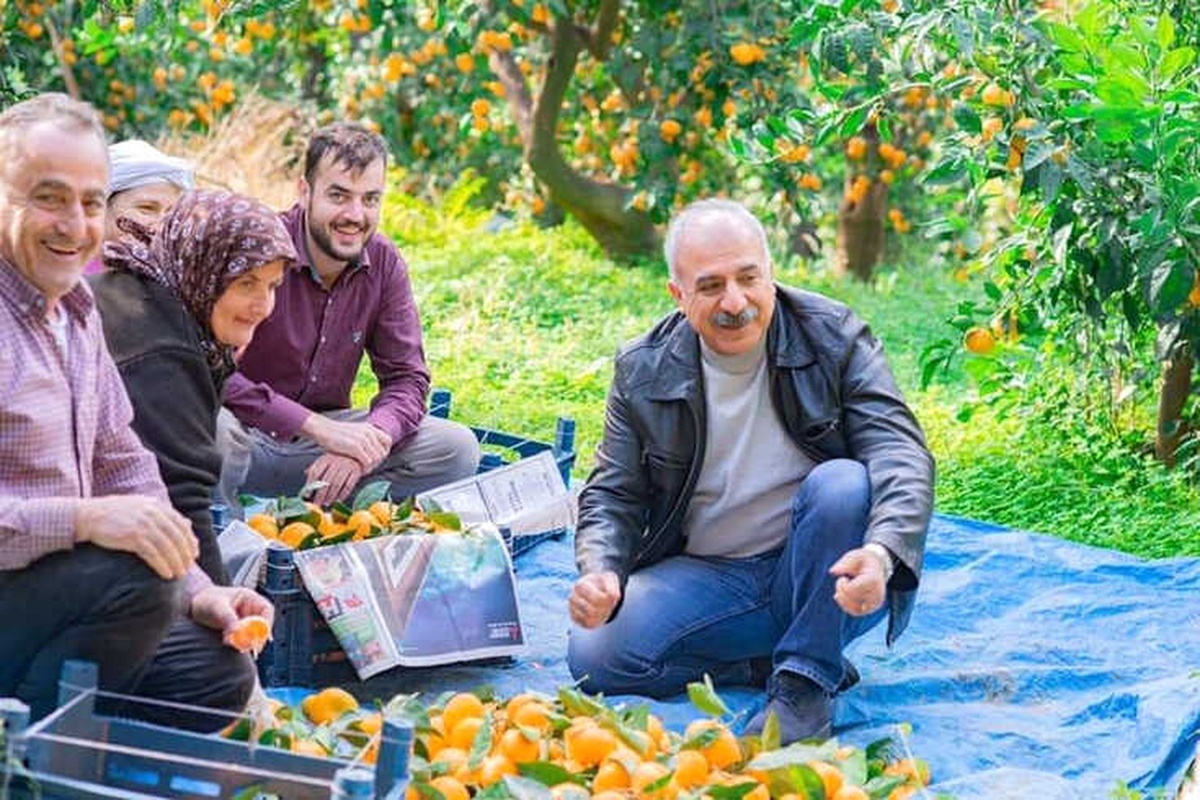 Başkan Nehir, Nasırlı Elleriyle , Alın Teri Döken,Üreten Emekçilerimizin Her Zaman Yanındayız