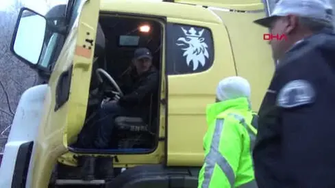 Bursa-Ankara Karayolunda Kar Yağışı Nedeniyle Tuzla ...