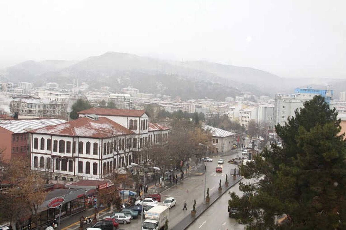 Çankırı İl Merkezinde Kar Yağışı Başladı