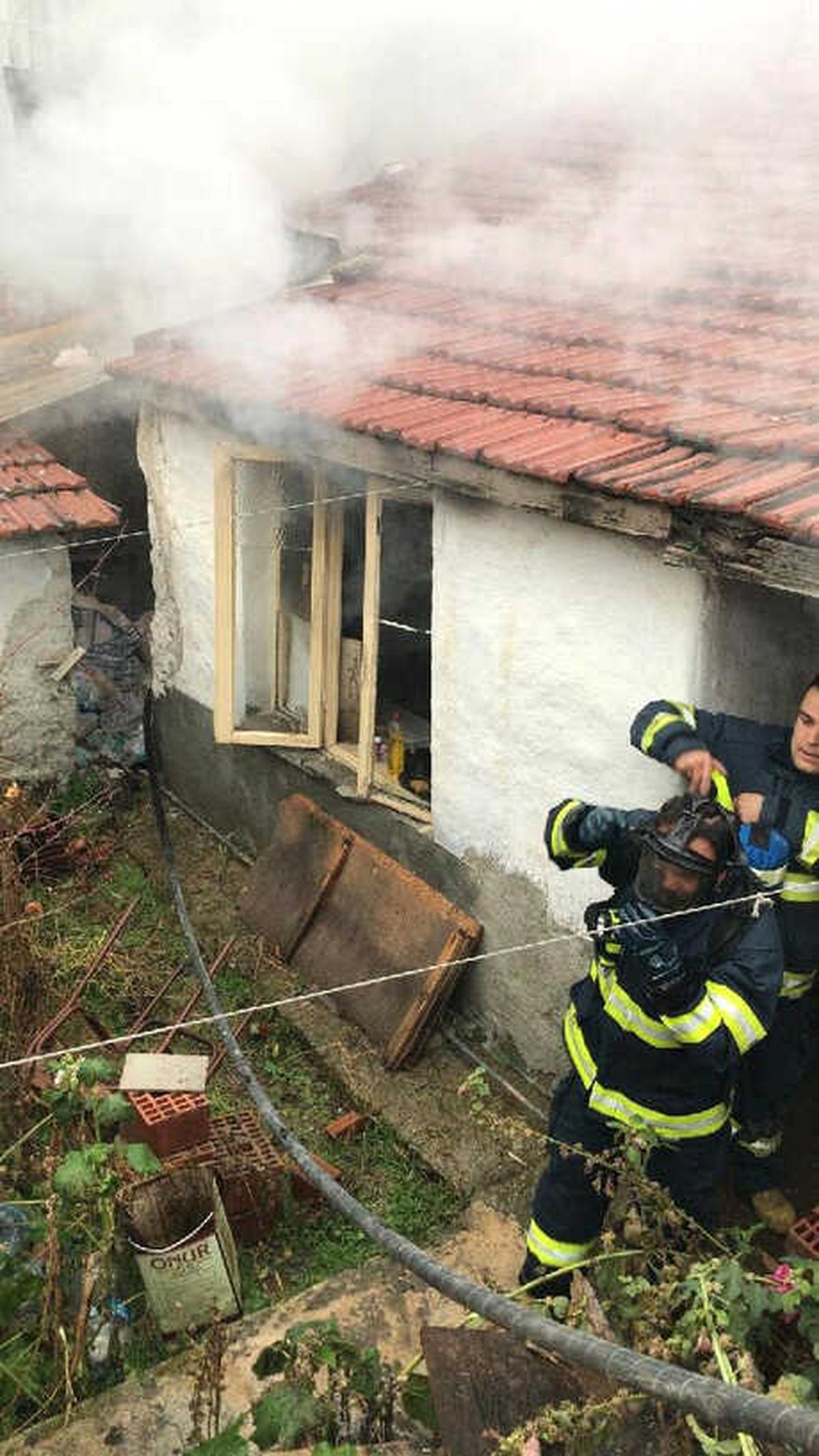 Engelli Kadını Yangından Polisler Kurtardı