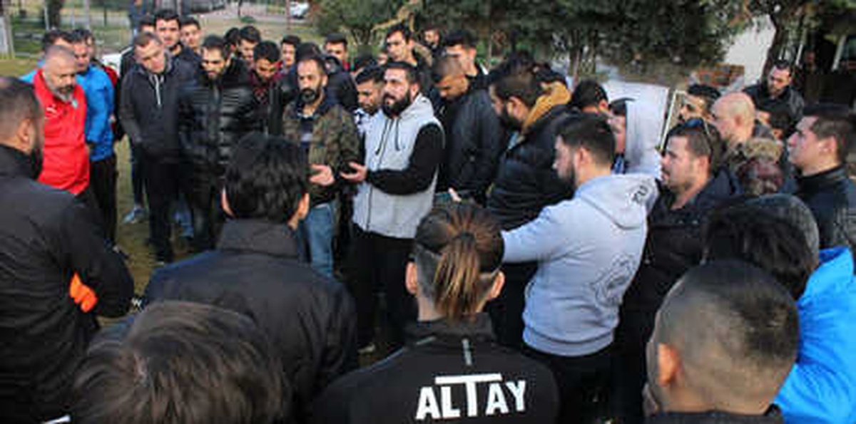 Futbolculara Şok Sözler: "Bir Daha Ki Sefere Kazma Sapıyla Geliriz"