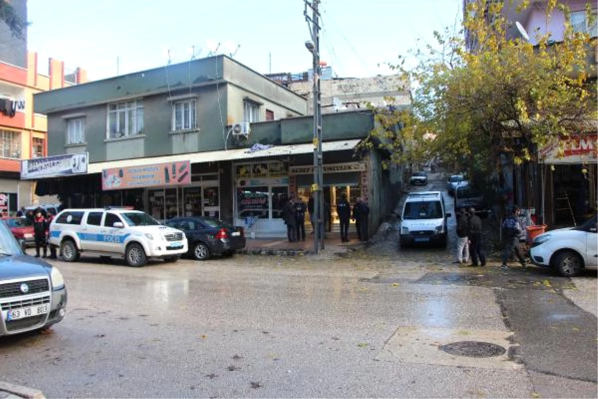 Gaziantep\'te, Kuyumcuya Silahlı Soygun Girişimi: 1 Yaralı