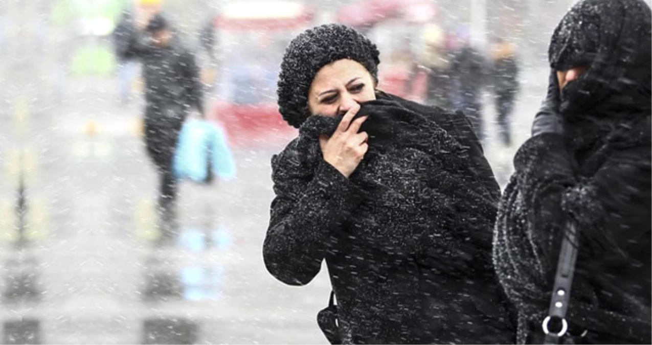 İstanbul\'da Beklenen Kar Yağışı Beylikdüzü\'nde Başladı