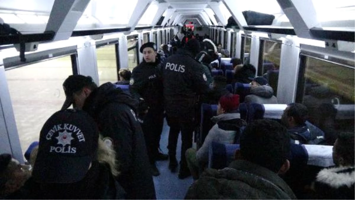 İstanbul Treninde, 40 \'Kaçak\' Yakalandı
