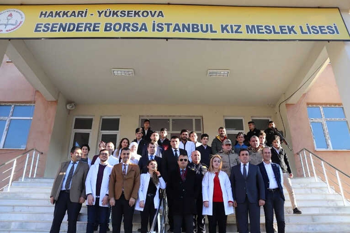 Kaymakam Kendüzler\'den Esendere Beldesine Ziyaret